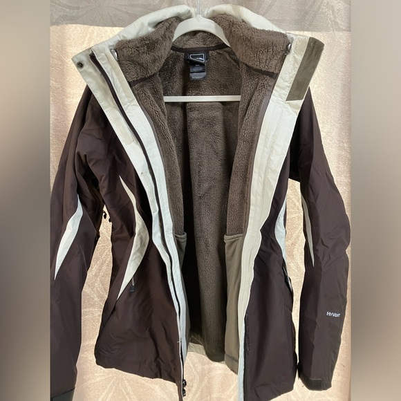 The North Face Women’s 2-piece Ski/Winter Jacket - Picture 2 of 16